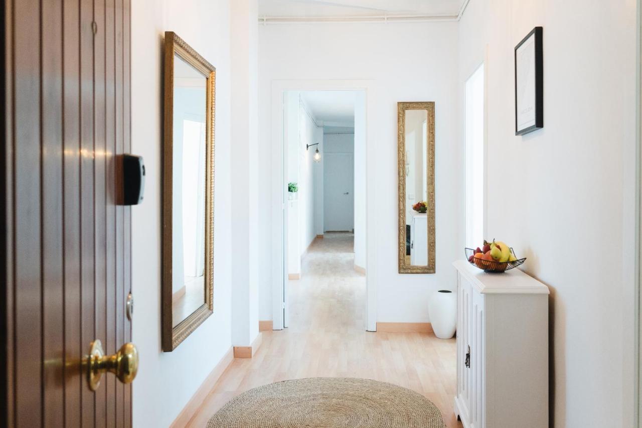 Sunny And Modern Ideal For Groups Appartement Barcelone