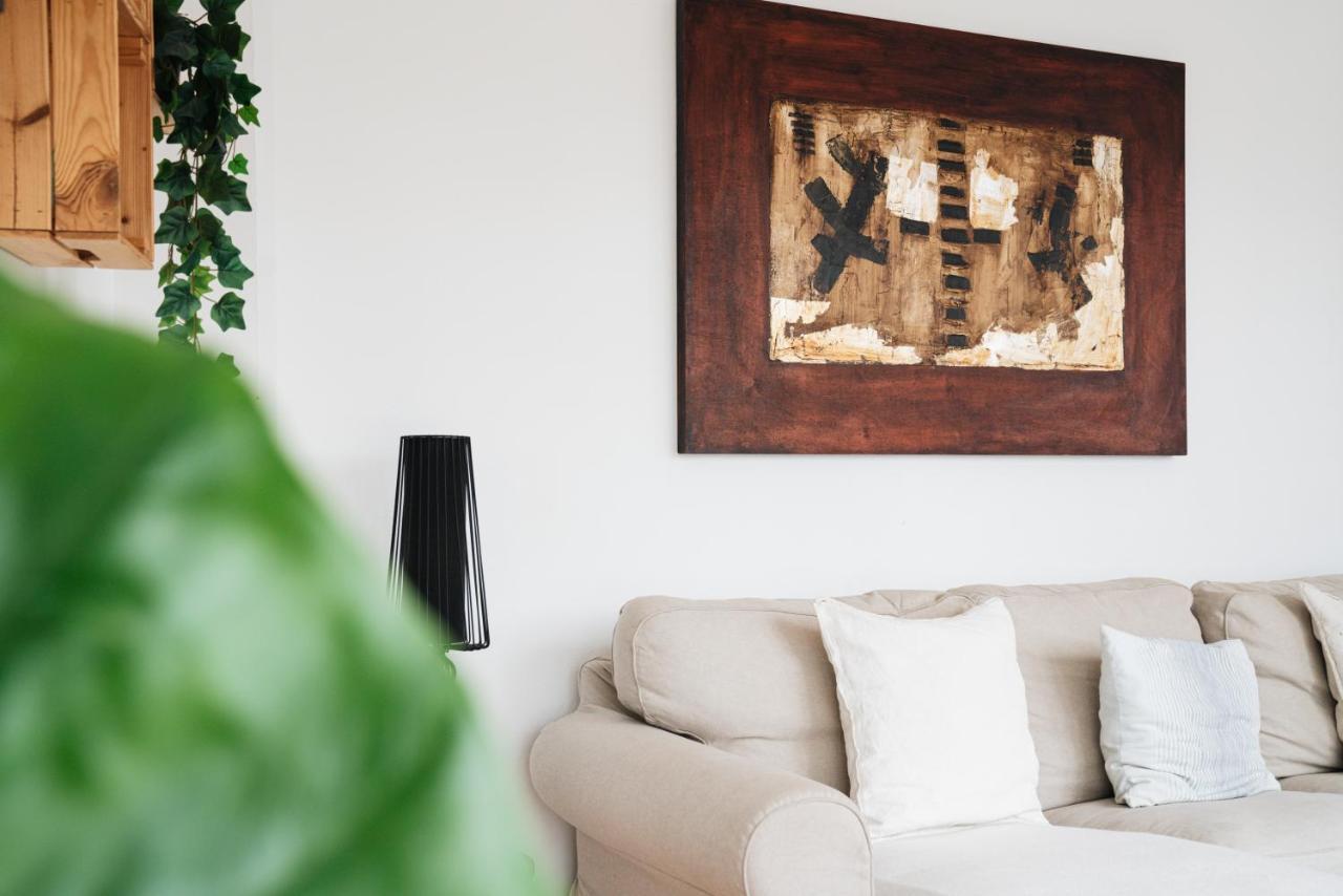 Sunny And Modern Ideal For Groups Appartement *