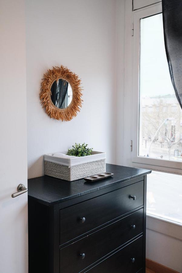Sunny And Modern Ideal For Groups Appartement